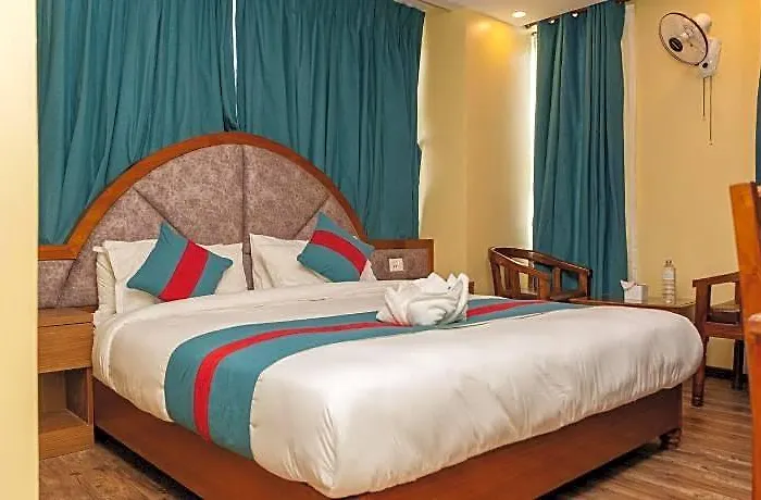 Royal Airport Hotel 2*